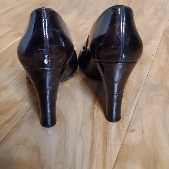 Stuart Weitzman Brown Patent Leather Pumps - Picture 3 of 11